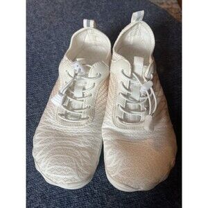 HF Athletic Shoe Sz 37 Barefoot White Slip On Lightweight